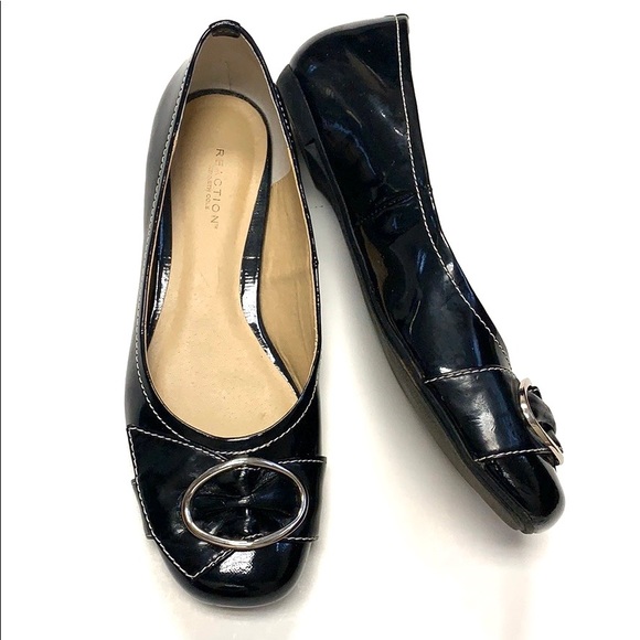 Kenneth Cole Shoes - Kenneth Cole Reaction Black Look Out Flats